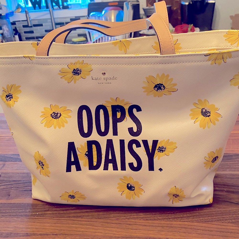 Kate Spade Oops A Daisy purse